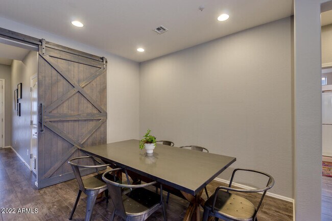 Building Photo - 12772 W Burnside Trail