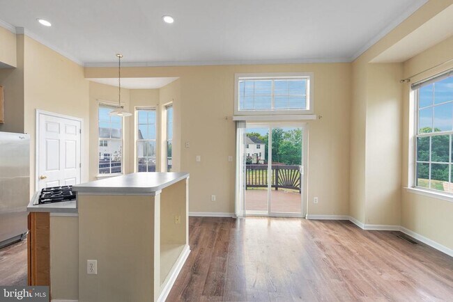 Building Photo - 21639 Kings Crossing Terrace