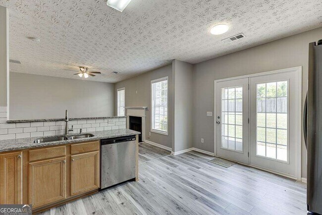 Building Photo - 678 Clairidge Elm Trail SW