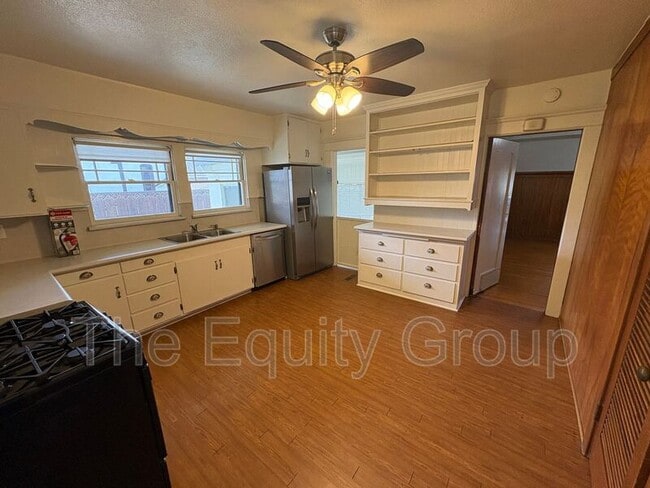 Building Photo - 1410 W Main St