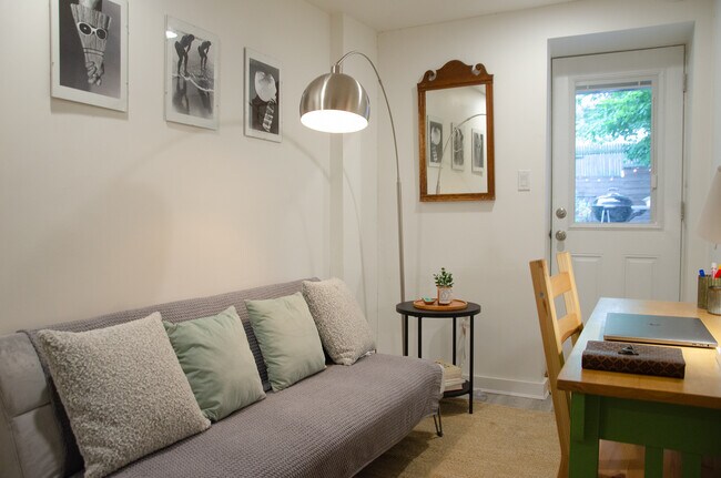 Building Photo - 124 Covert St