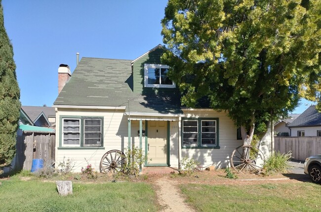 Primary Photo - San Luis Obispo Home - 4bd, 3Bath!