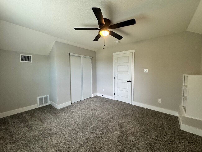 Building Photo - For Rent – 100 Brooklyn Dr, Canyon Lake, T...