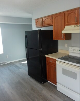 Building Photo - Fully rehabbed duplex with 3 bedrooms and 2 baths in Sugar Creek, MO