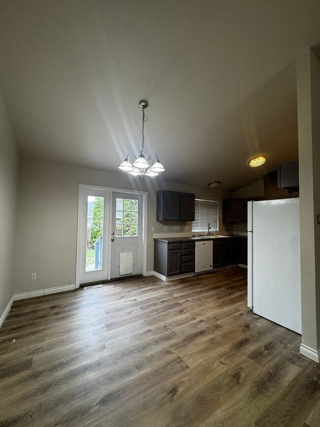 Building Photo - 2203 N Abbey Glen Ct