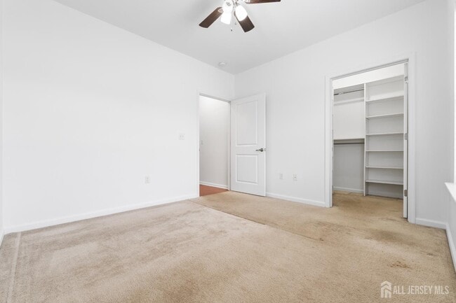 Building Photo - 427 Micali Way