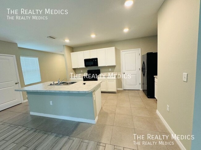 Building Photo - 2327 Ashberry Ridge Dr