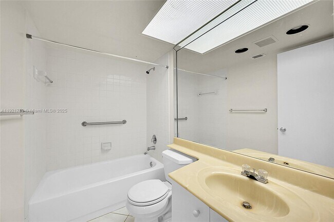 Building Photo - 1604 Abaco Dr