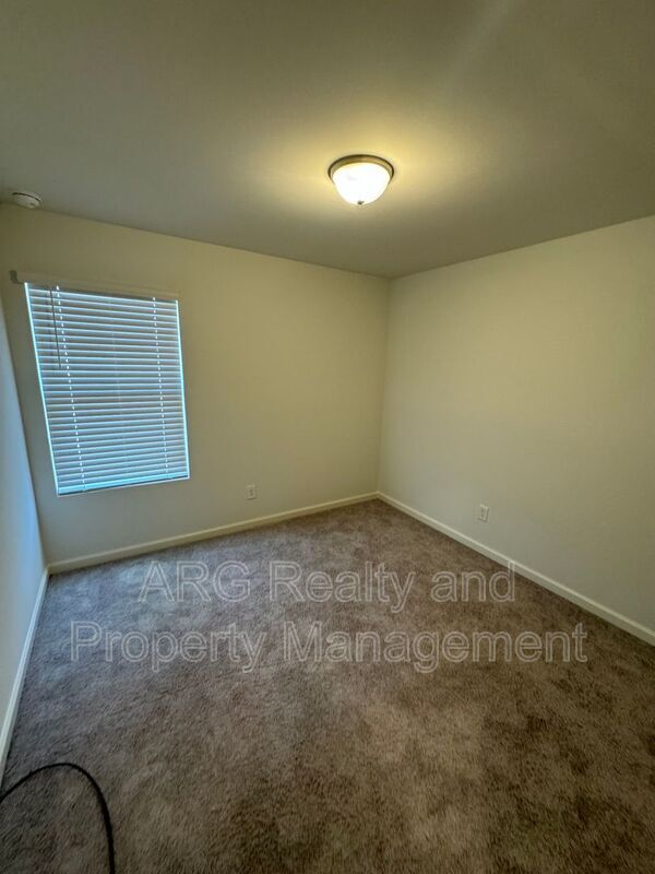 Building Photo - 144 Swindon Dr