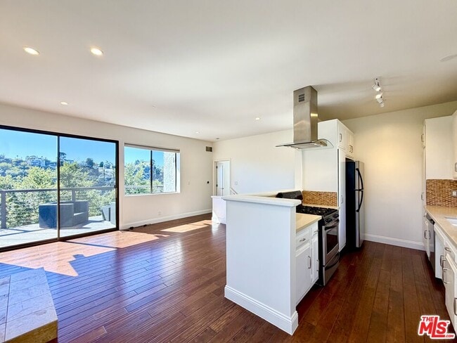 Building Photo - 2013 Cyprean Dr