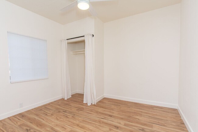 Building Photo - Refreshed + Bright 2 Bed/1 Bath in the Heart of North Park!