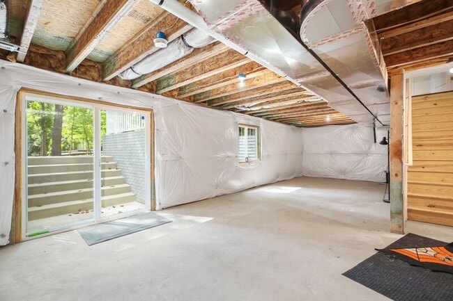 Building Photo - 11802 Wilderness Park Dr