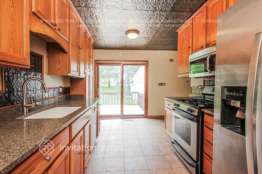 Building Photo - 235 Batavia Ln