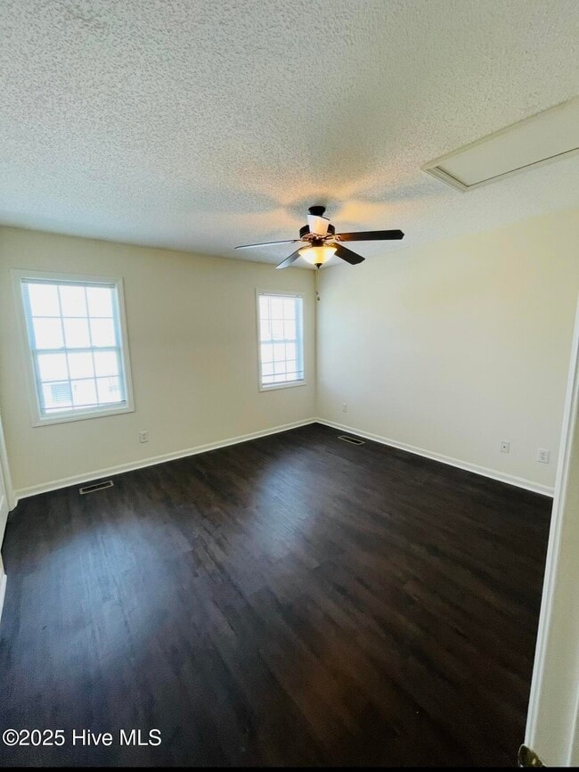 Building Photo - 2104 Flagstone Ct