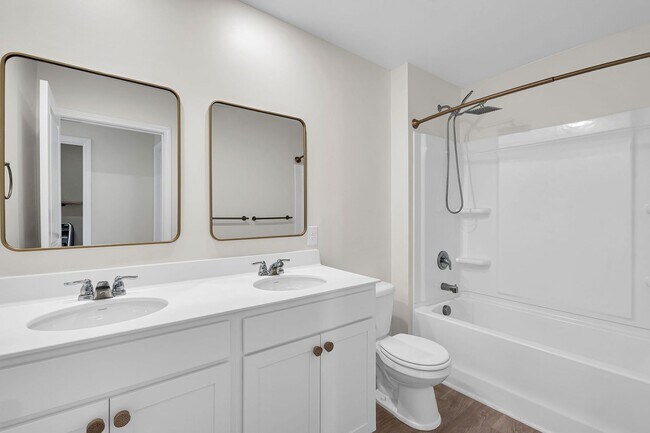 Building Photo - 4 Bedroom 3 Bath Home Located in Shell Pointe at Cobblestone Village in Summerville!