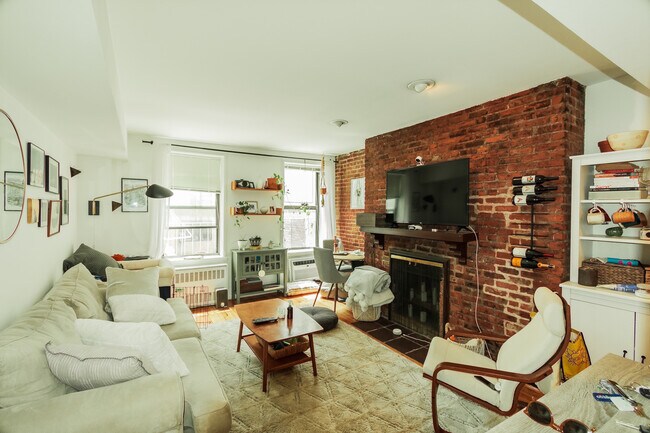 Primary Photo - 146 E 39th St