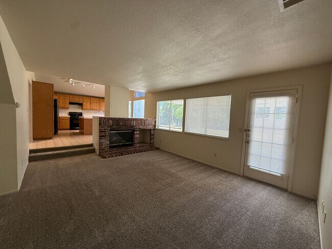 Building Photo - 696 Harvard Ct