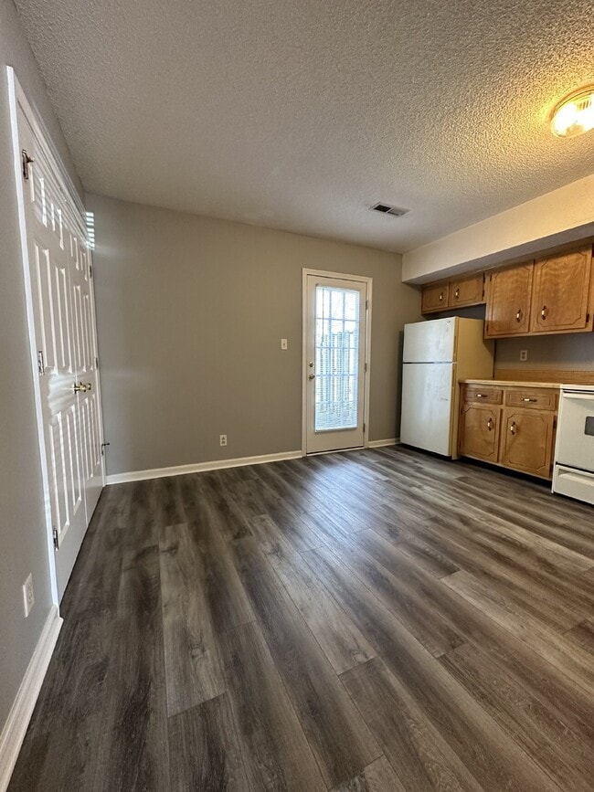 Building Photo - 113 Hickory Trace Rd