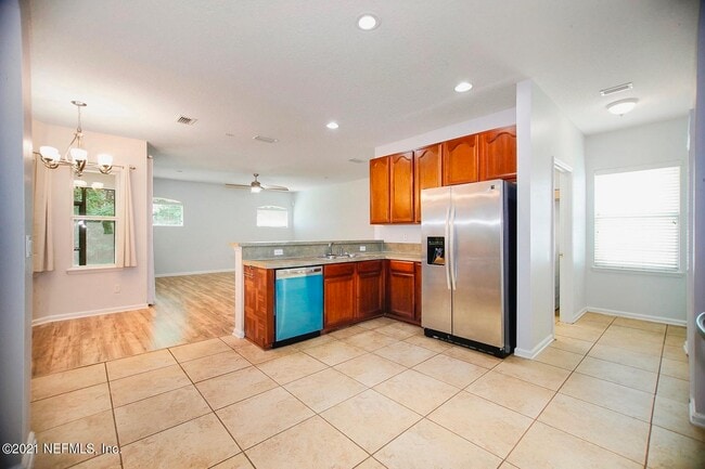 Building Photo - 6466 Ginnie Springs Rd