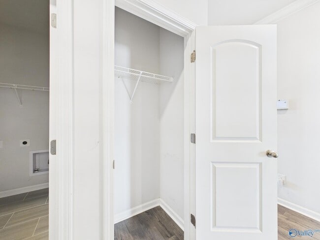 Building Photo - 506 E River Landing Blvd