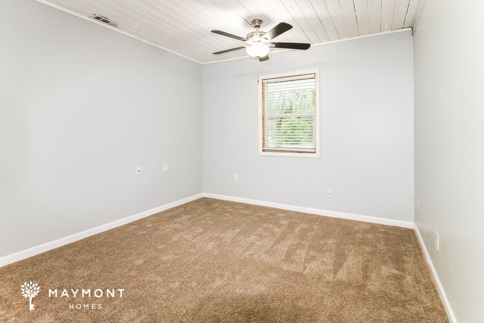 Building Photo - 5515 E Live Oak Ln
