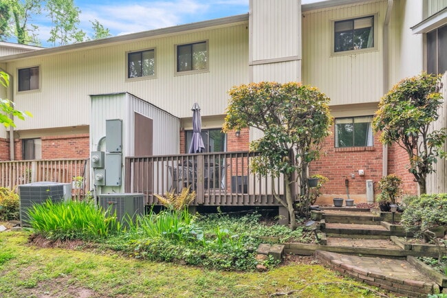 Building Photo - 87 Briarview Cir
