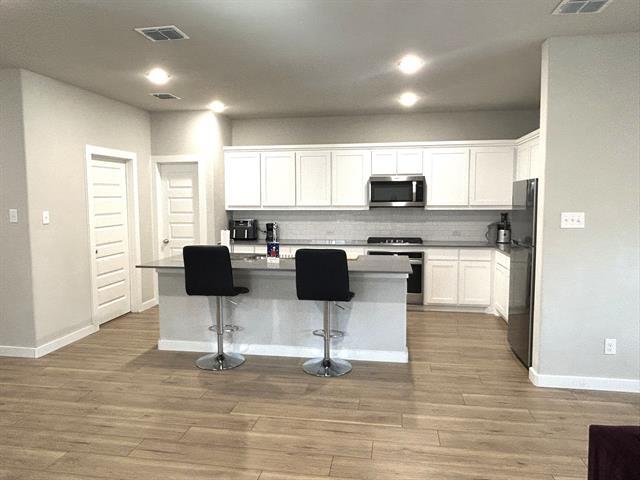 Building Photo - 4913 Pebblewood Dr