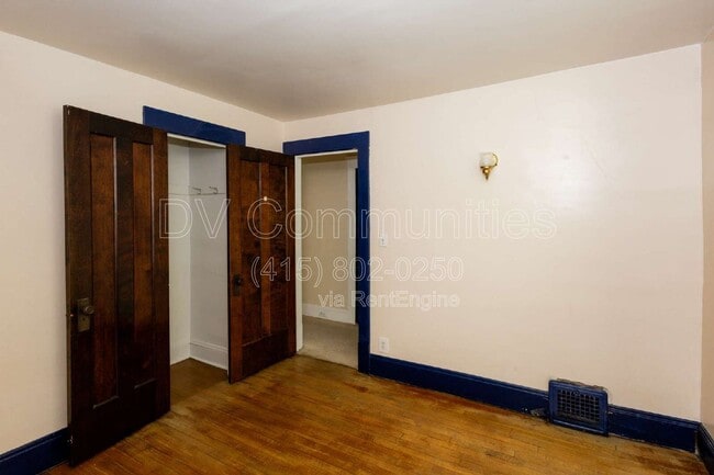 Building Photo - 1584 Maple Rd