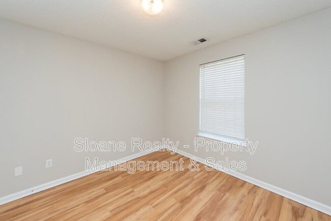 Building Photo - 1343 Pinnacle Ln
