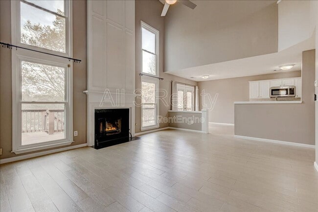 Building Photo - 2540 Alvecot Cir SE