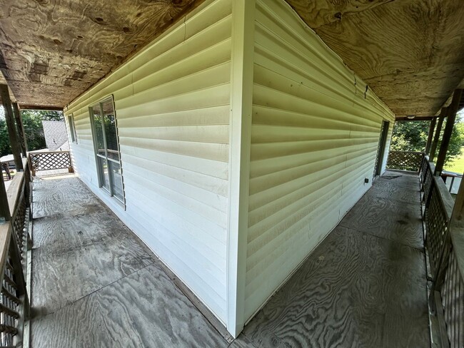 Building Photo - 715 Eastham Ln