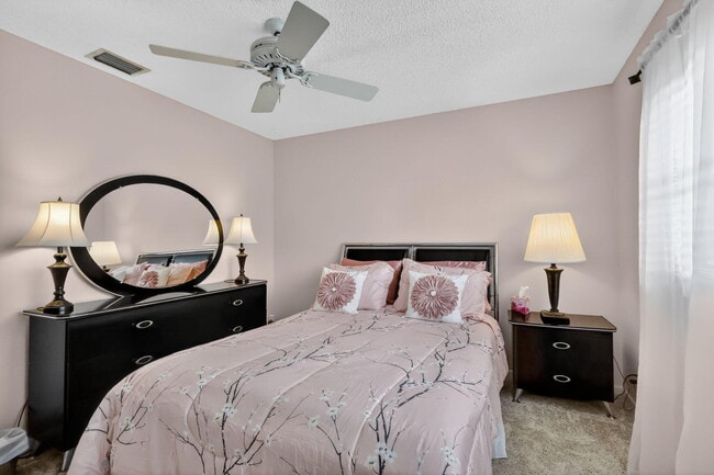 Building Photo - 6357 Overland Dr