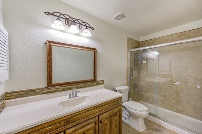 Building Photo - 16830 Scenic Gardens Dr