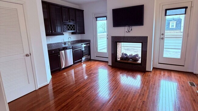 Building Photo - 610 Sprintsail Way