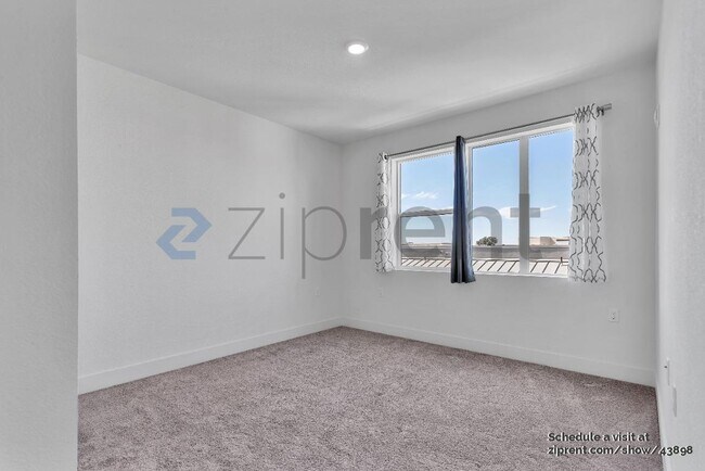 Building Photo - 3893 Quantum Dr