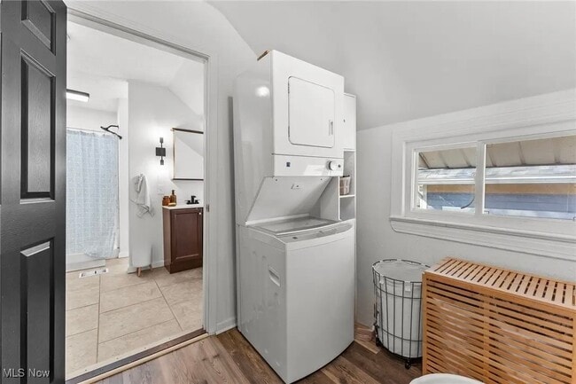 Building Photo - 3915 John Ave