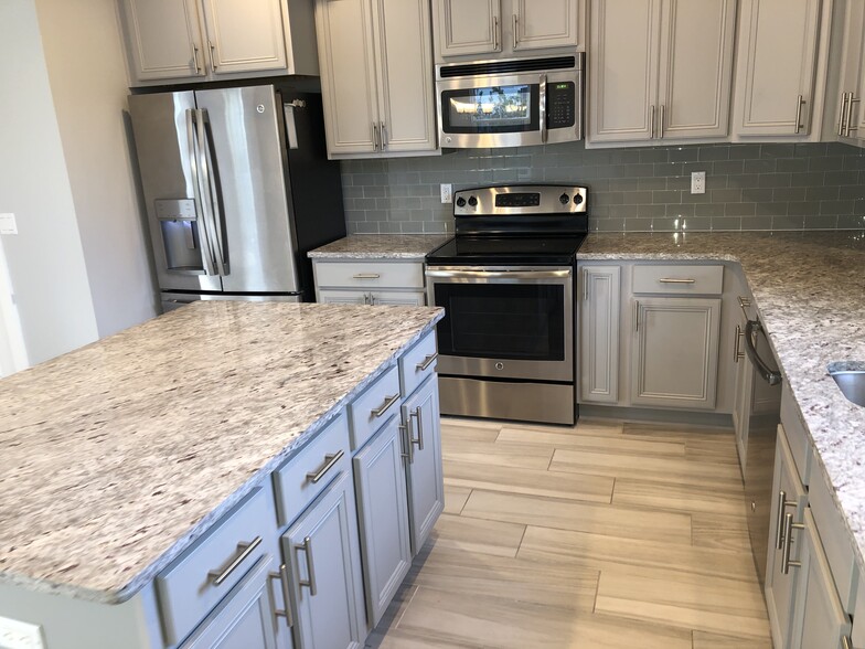 Kitchen - 206 Montclair Avenue