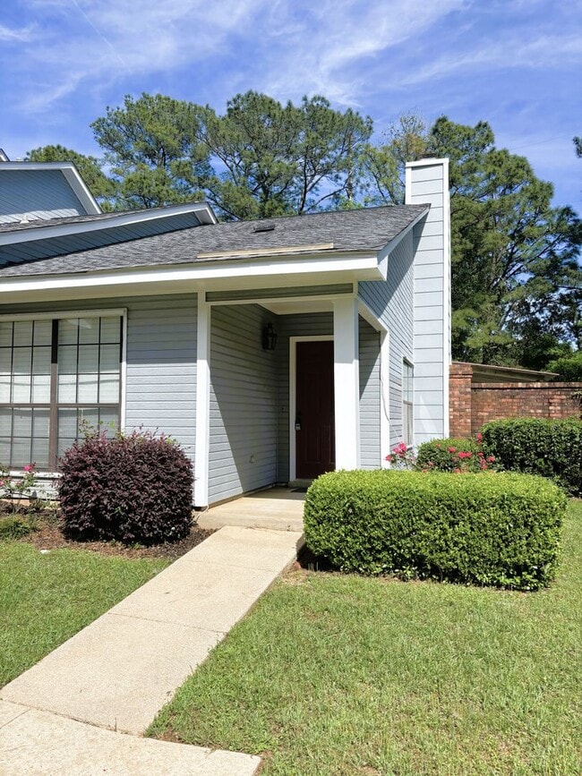 Building Photo - Two bed / Two bath condo off Grelot Road