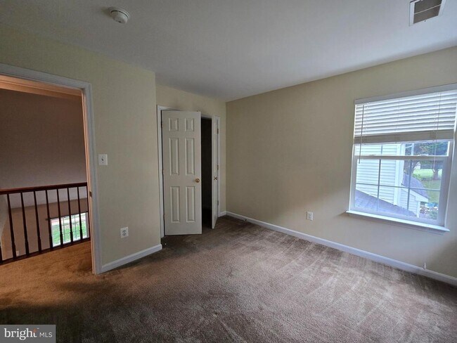 Building Photo - 832 Fox Den Rd