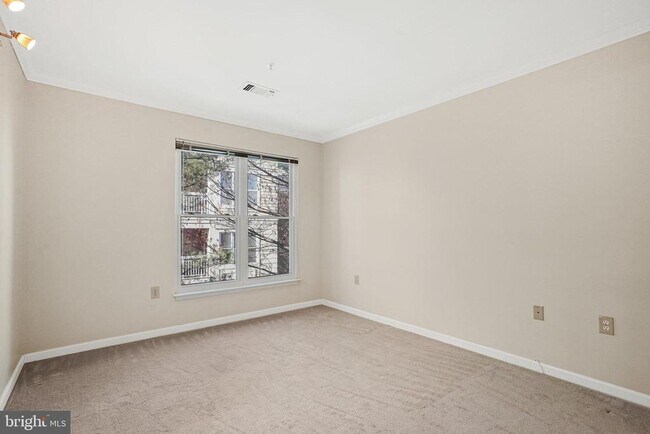 Building Photo - 2204 Westcourt Ln