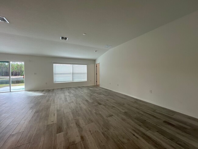 Building Photo - Luxurious New Build 4 Bedroom 2 Bathroom H...