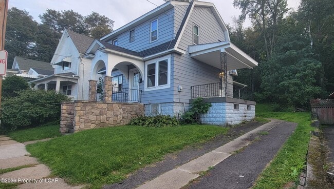 Building Photo - 138 Sand St