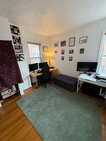 Building Photo - 25 Hanover Ave