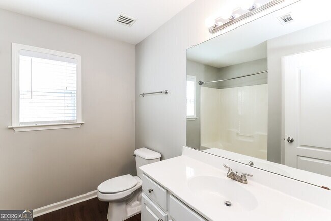 Building Photo - 2420 McIntosh Dr