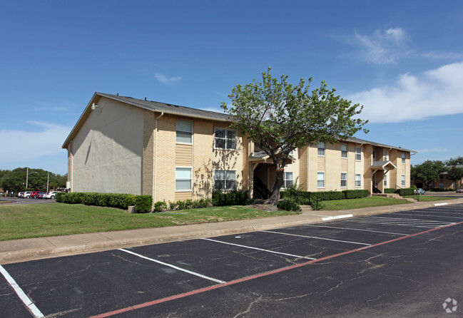 Building Photo - Legacy Pointe
