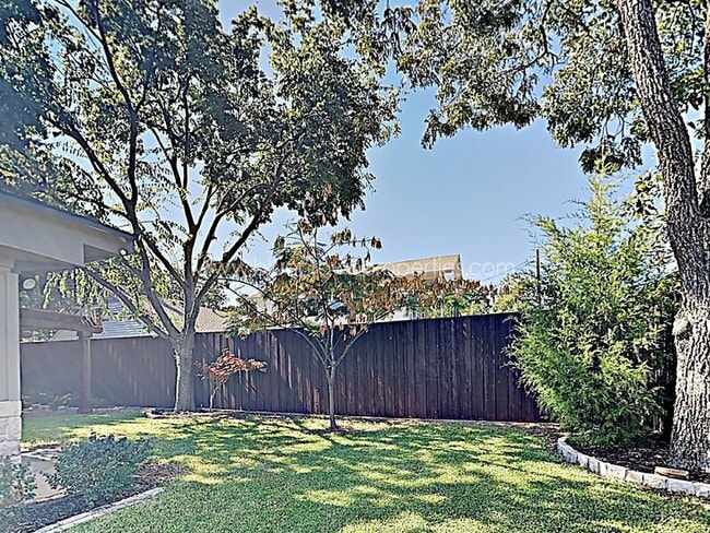 Building Photo - 2137 Barberry Dr