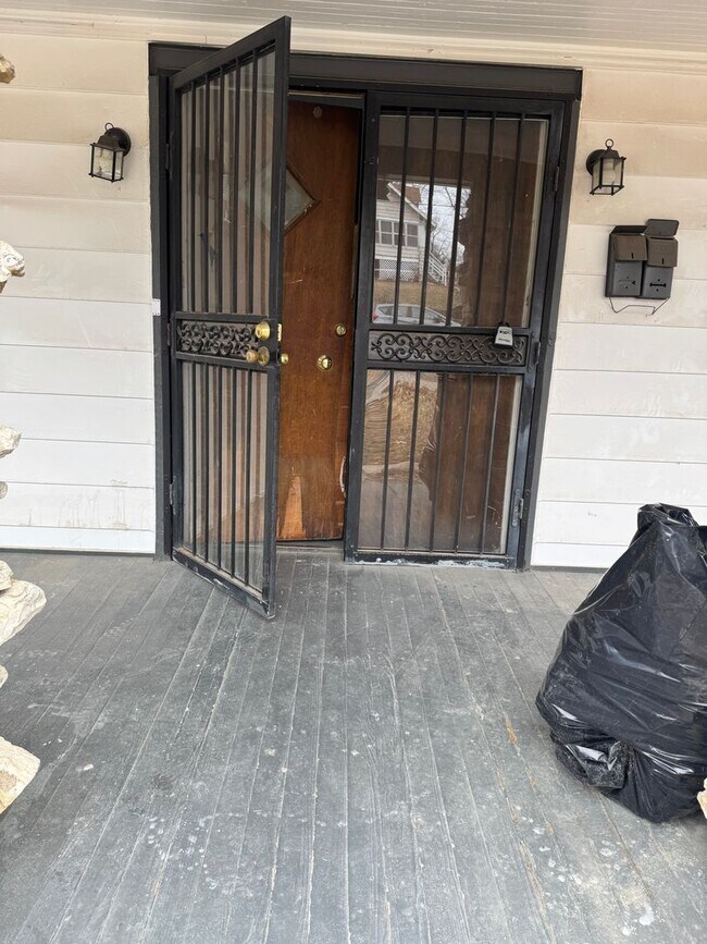 Building Photo - 3079 N 21 St