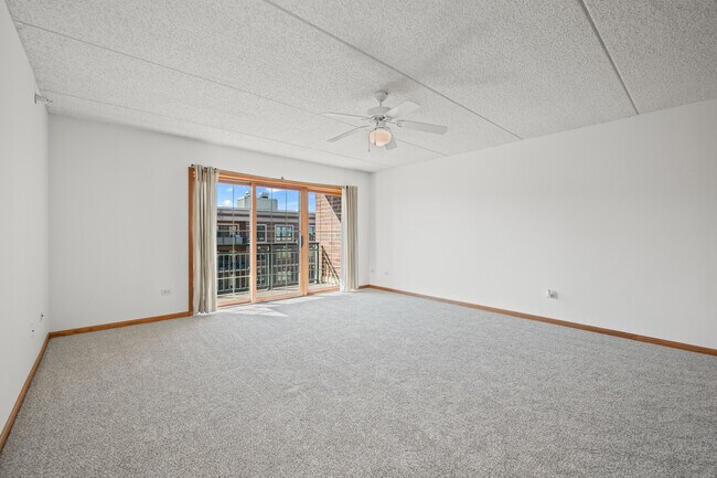 Building Photo - 750 Pearson St