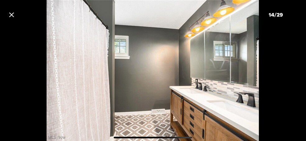 Building Photo - 6192 Jaycox Rd