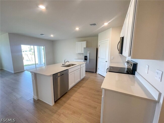 Building Photo - 1321 NE 9th St